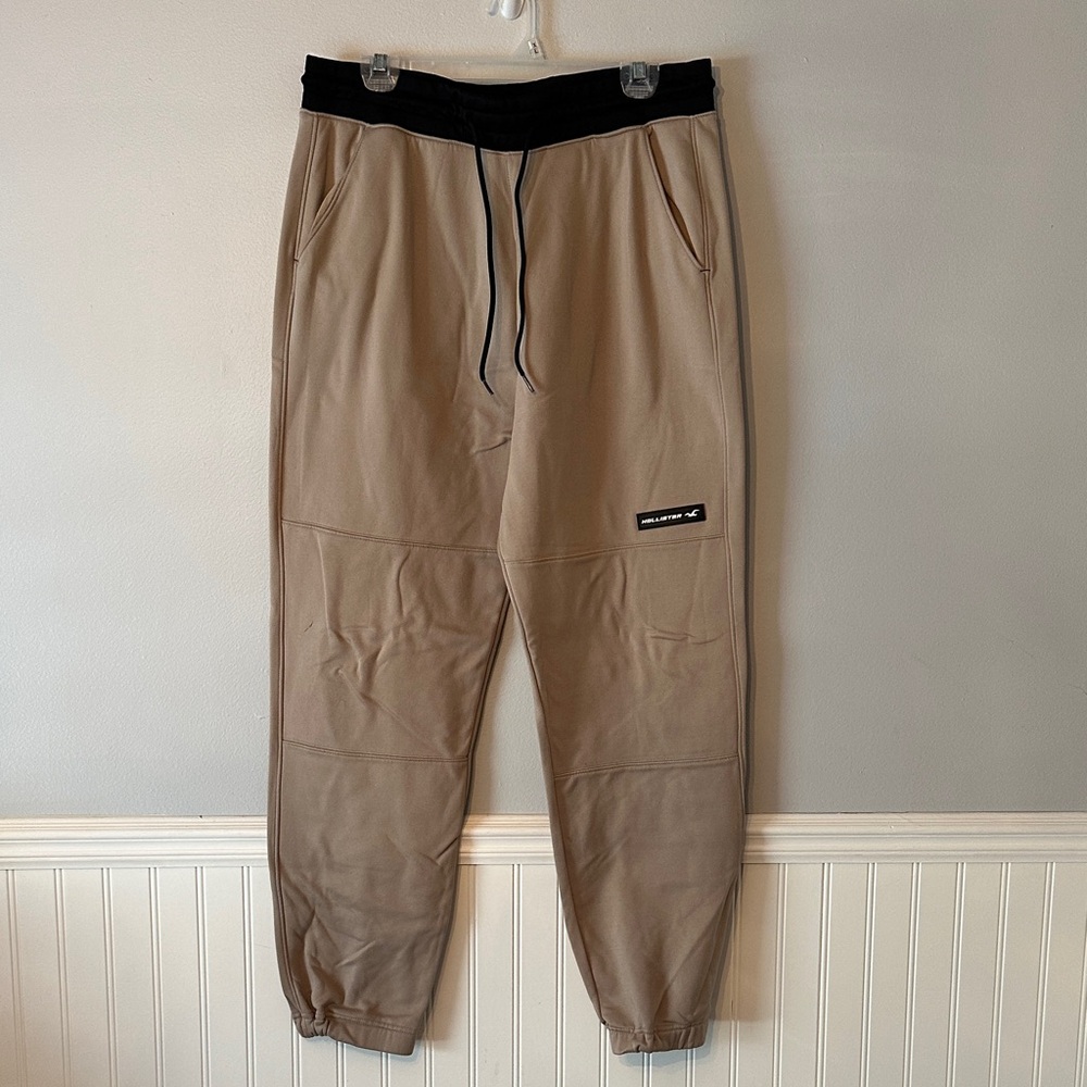 Hollister Men's Beige Joggers with Black Waistband